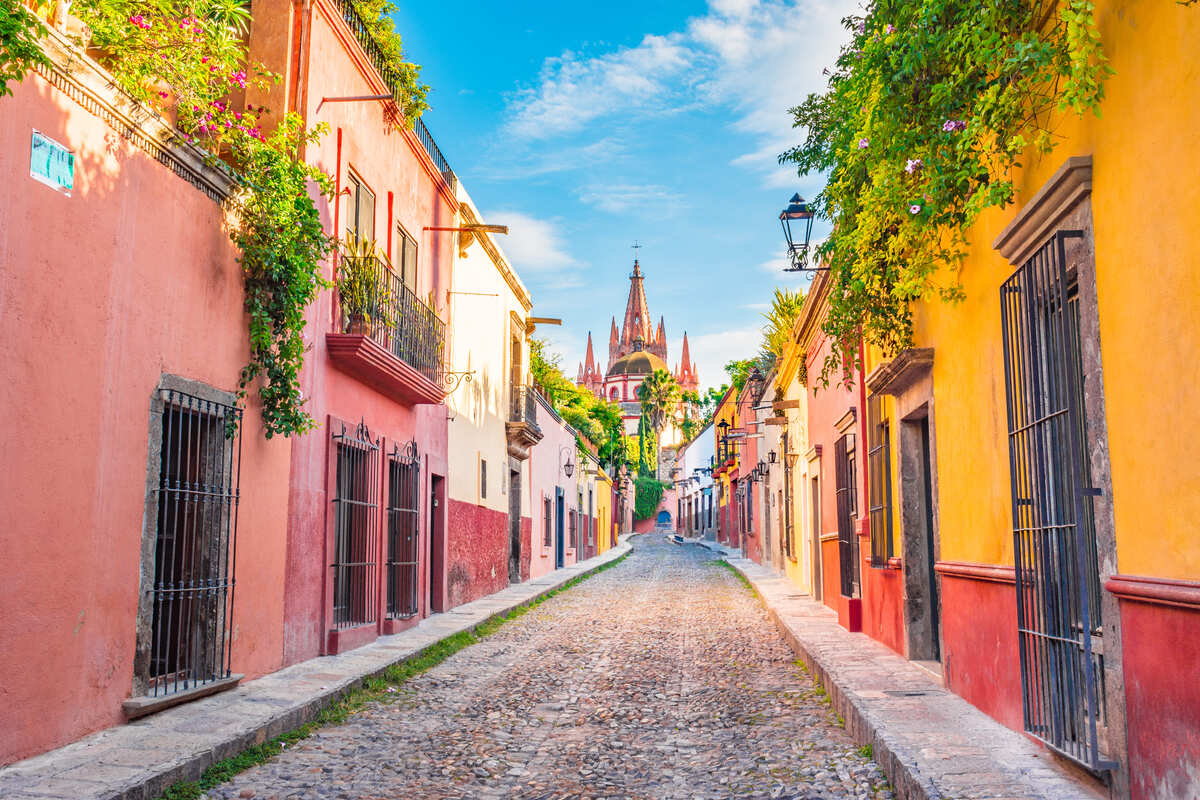 Cobbled Colonial Street In San Miguel de Allende, A Historical City In Mexico, Latin America